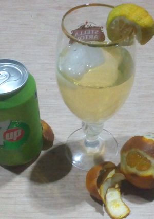 Una foto de Spritzer de vino blanco