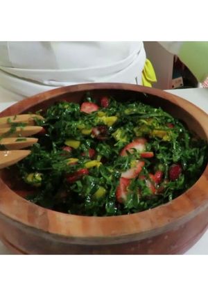 Una foto de Ensalada de espinaca ¡No lo tires!
