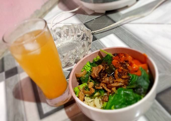 Resep Mie ayam nyemek Resep Mie ayam nyemek