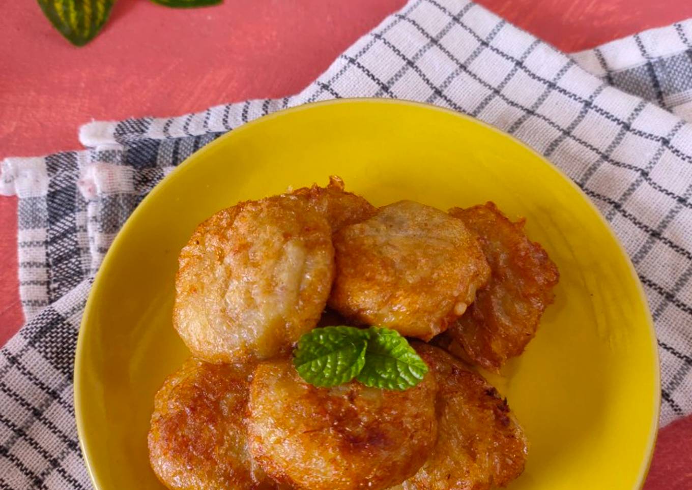 Perkedel kentang putih telur