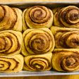 Bánh mì quế cuộn (cinnamon roll)