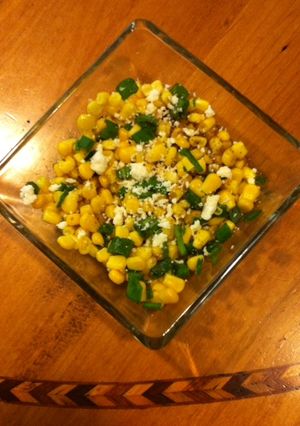 Una foto de Ensalada de granitos de elote con cebollín