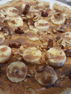 Una foto de Peta Tortita con plátano y nueces