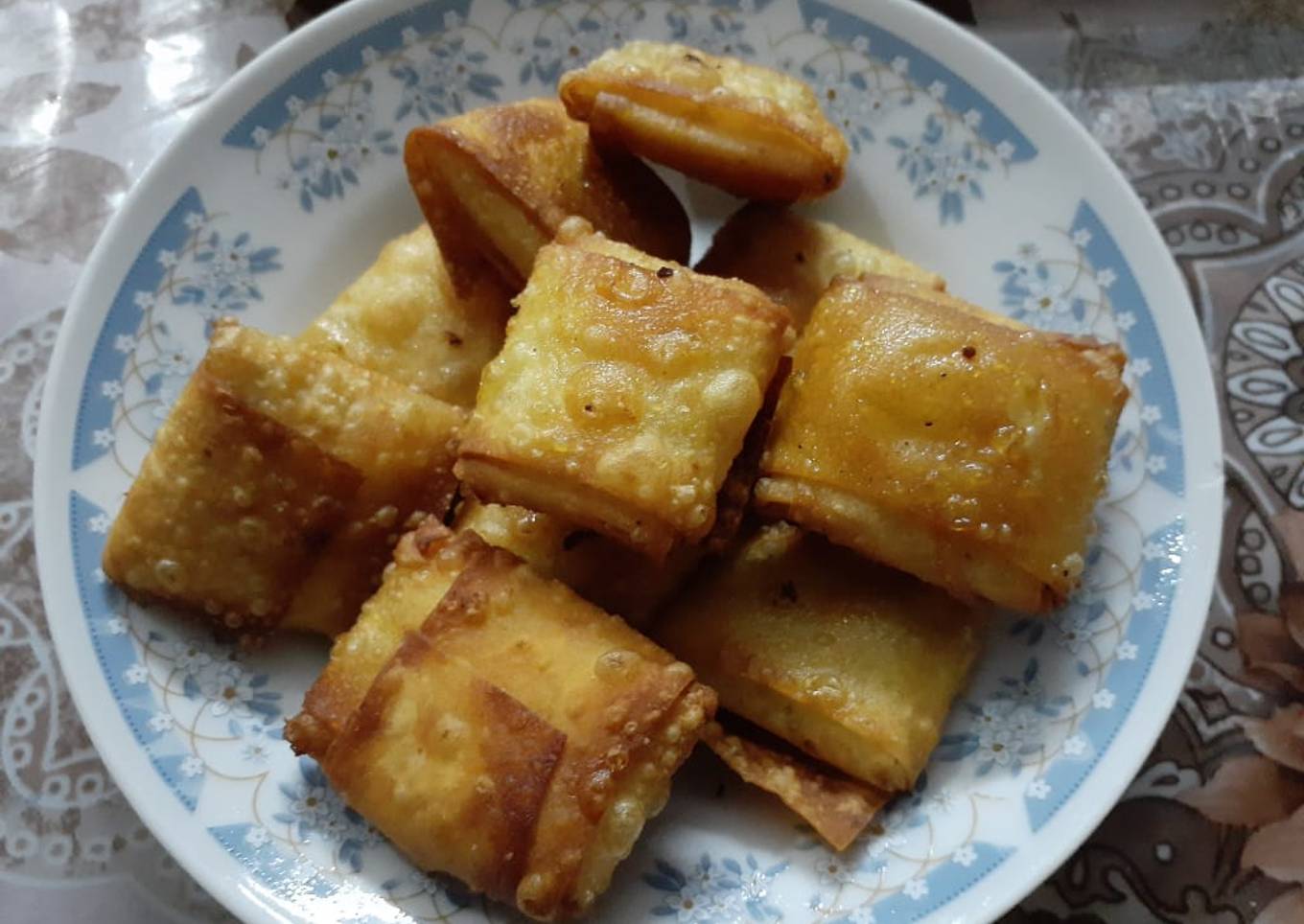 Sausage square samosy