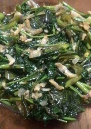 Foto resep Oseng kangkung vs teri