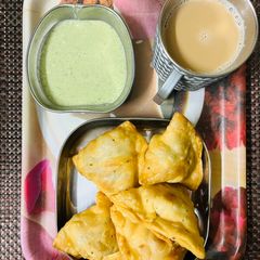 A picture of Samosa Party😋💛.