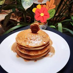 A picture of Lotus Pancakes 🥞.