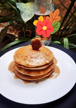 A picture of Lotus Pancakes 🥞.