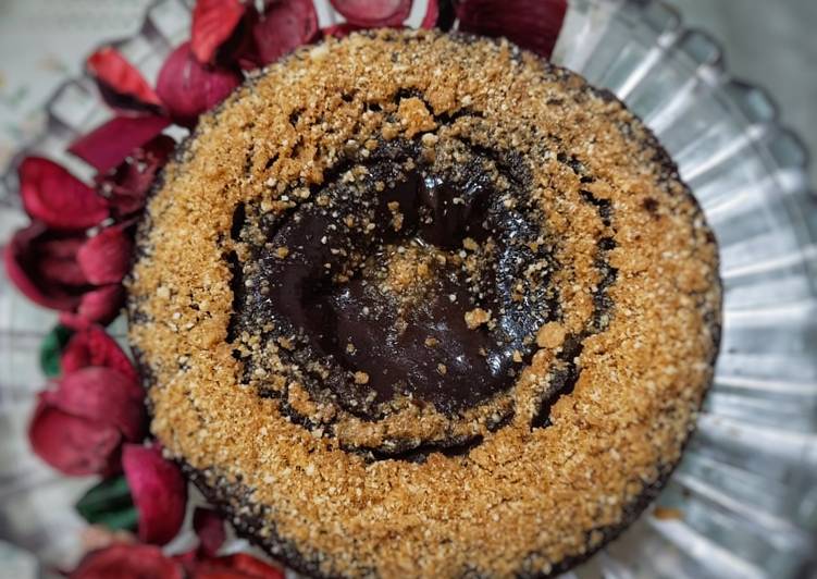 How to Make Award-winning Eggless Chocolate Cake with Chocolate pudding