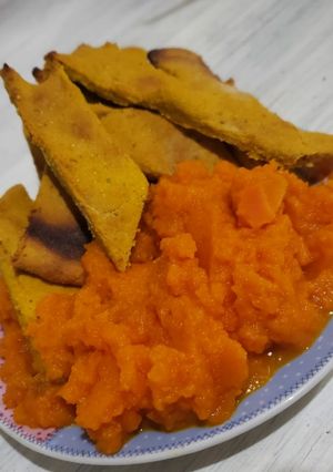 Una foto de Talitas de garbanzos con mayonesa de zanahoria