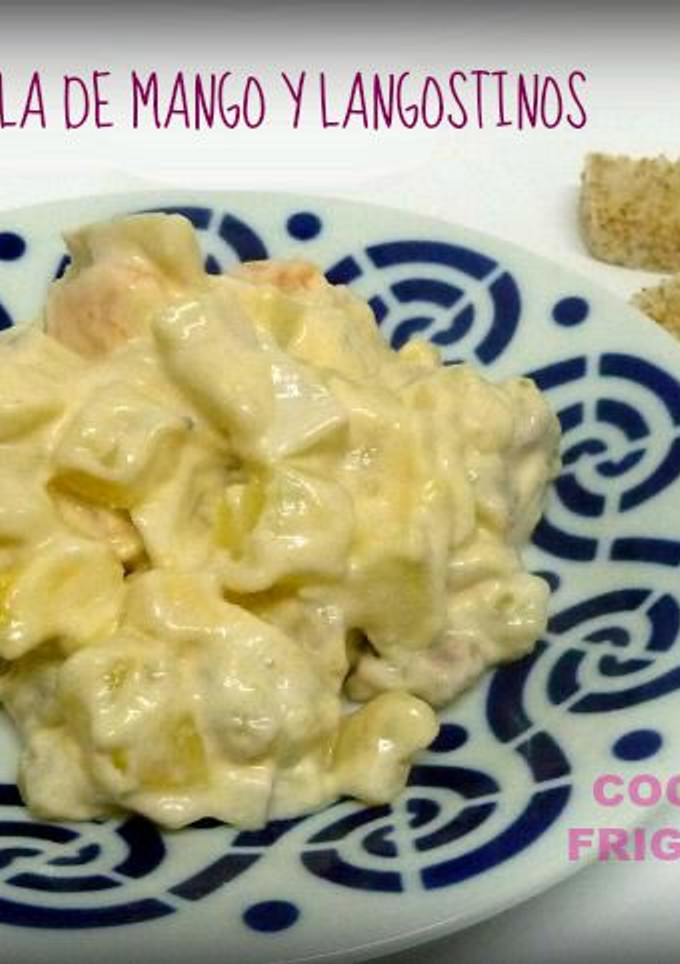 Una foto de Ensaladilla de mango y langostinos