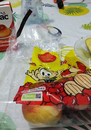 Foto de Salada de fruta: maçã e abacate com leite condensado