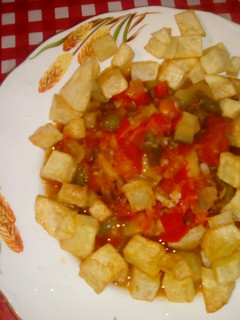Una foto de Pisto con papas fritas 😊💚👏👏👏