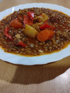 Una foto de Lentejas con verduras y chorizo