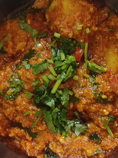 દમ આલુ (Dum Aloo Recipe In Gujarati) રેસીપી મુખ્ય ફોટો