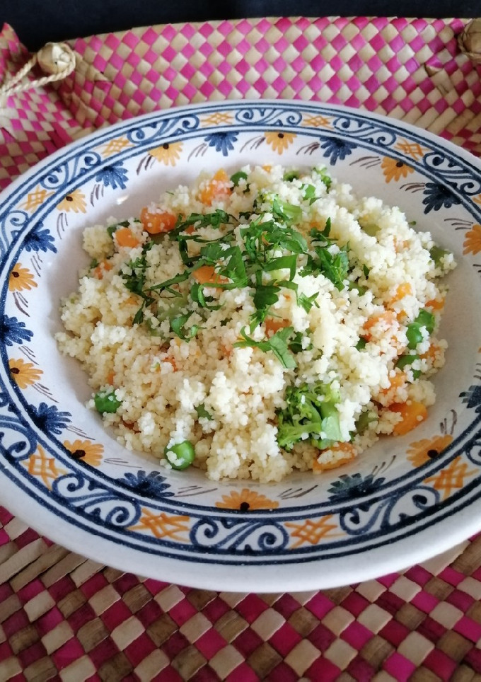 Una foto de Couscous con verduras