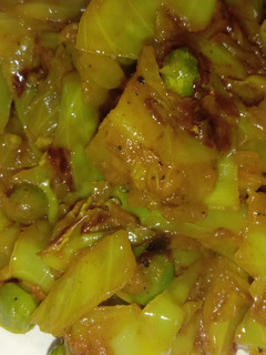 A picture of Cabbage Sabzi.