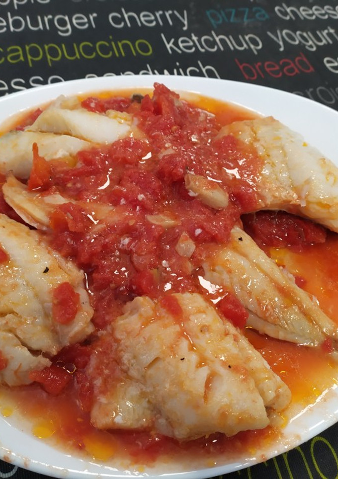 Una foto de Bacalao con tomate