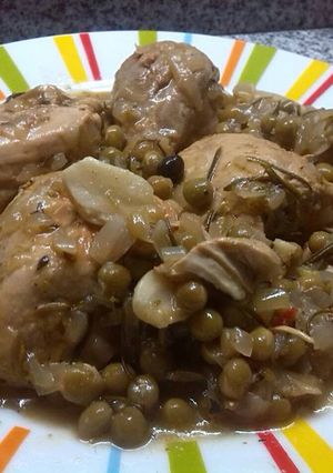 Una foto de Pollo al romero con vino blanco