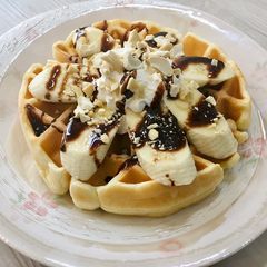 A picture of Ultra Fluffy Waffles.