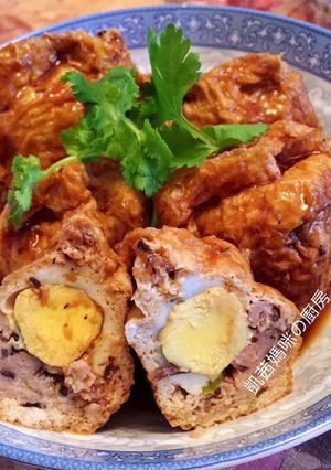 A picture of Japanese Pork and Egg Tofu Pouches (Nikuman-Inspired).
