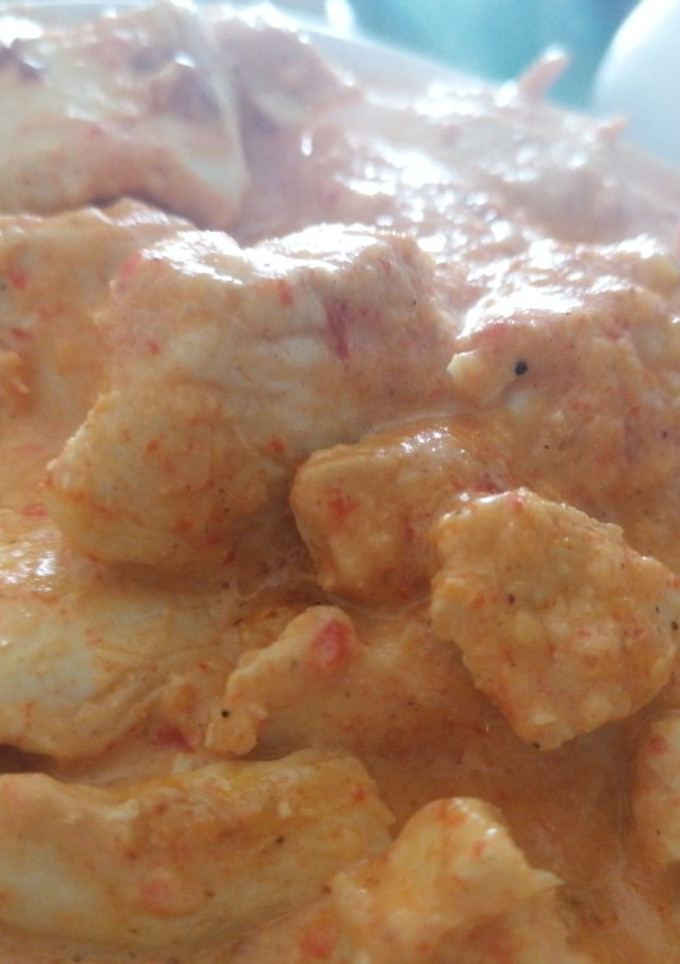 Una foto de Pollo al curry con nata