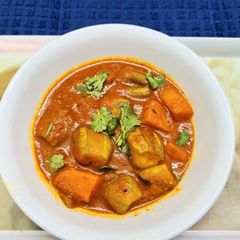 A picture of Aloo Potoler Rasa.