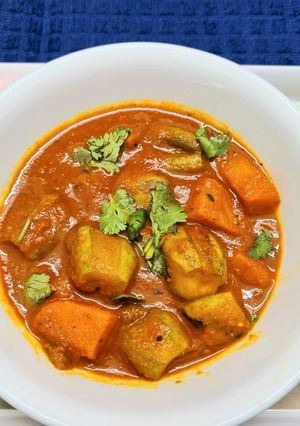 A picture of Aloo Potoler Rasa.