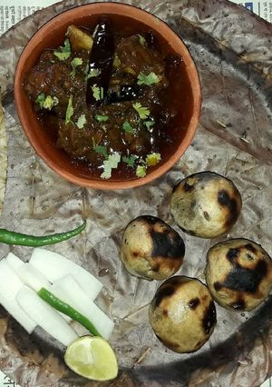 A picture of Handi mutton in desi style.