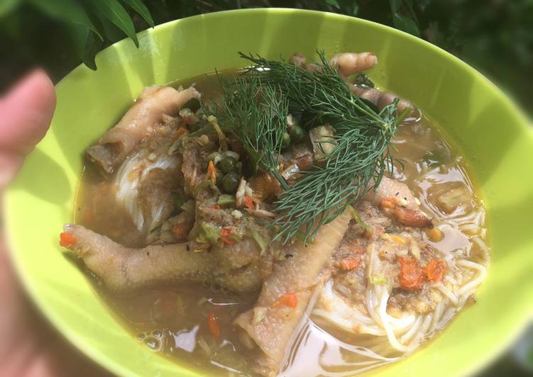 ขนมจีนน้ำยาป่า ตีนไก่