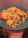 Arroz con verduras y camarones al wok