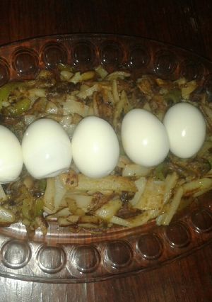 صورة لوصفة بيض مسلوق مع تشكيلة خضار