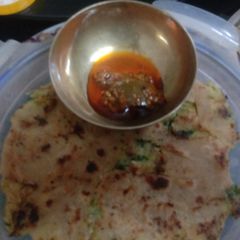 A picture of Cheesy veg Paratha.