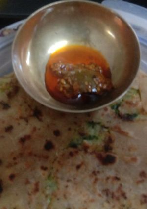 A picture of Cheesy veg Paratha.