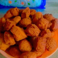 A picture of Perfect maandazi snack 😋.