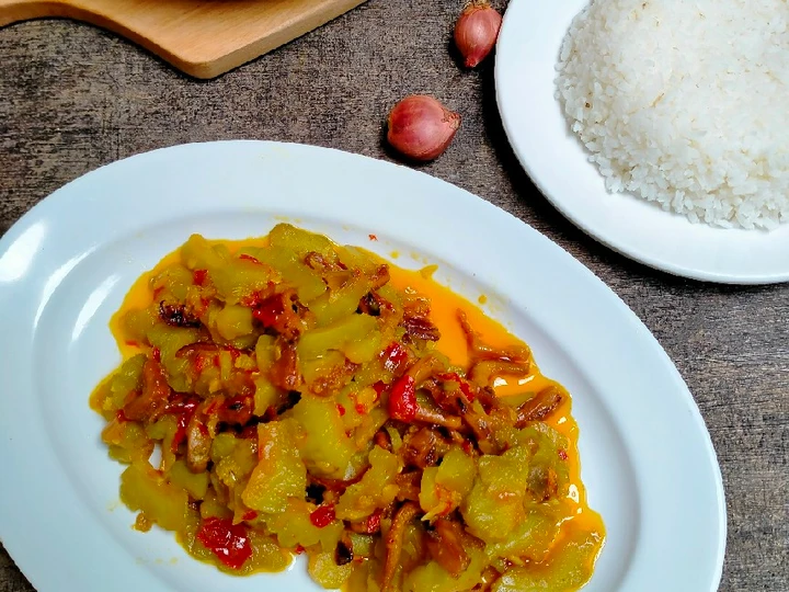 Langkah Gampang Menyiapkan Resep 192. Tumis Pare Cumi Asin yang Uenak Anti Ribet, Uenak Banget