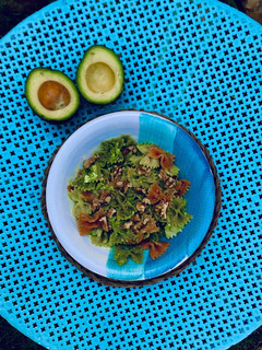 Foto principal de Fusilli con pesto de aguacate