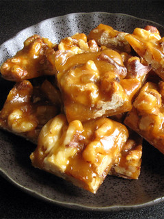 A picture of Quick & Easy Toffee with Nuts.