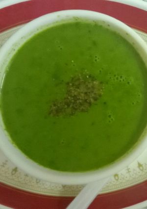 স্পিনাচ স্যুপ(Spinach soup recipe in bengali) রেসিপির প্রধান ছবি