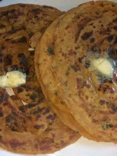 मसाला लच्छा पराठा (masala lachha paratha recipe in marathi) रेसिपी चे मुख्य फोटो