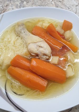 Csirke húsleves gazdagon! recept fotója