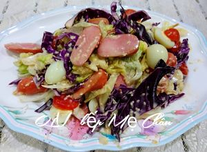 Hình của món Salad thập cẩm trộn sốt mè rang.