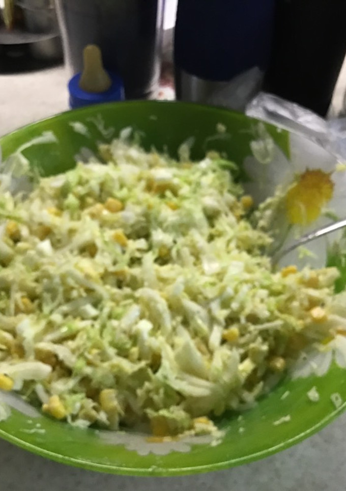 A picture of Salad with cabbage.