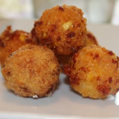 A picture of Cheese Corn Balls.