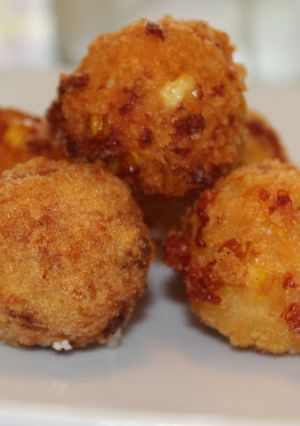 A picture of Cheese Corn Balls.