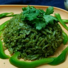 A picture of Green Biryani/pulao.