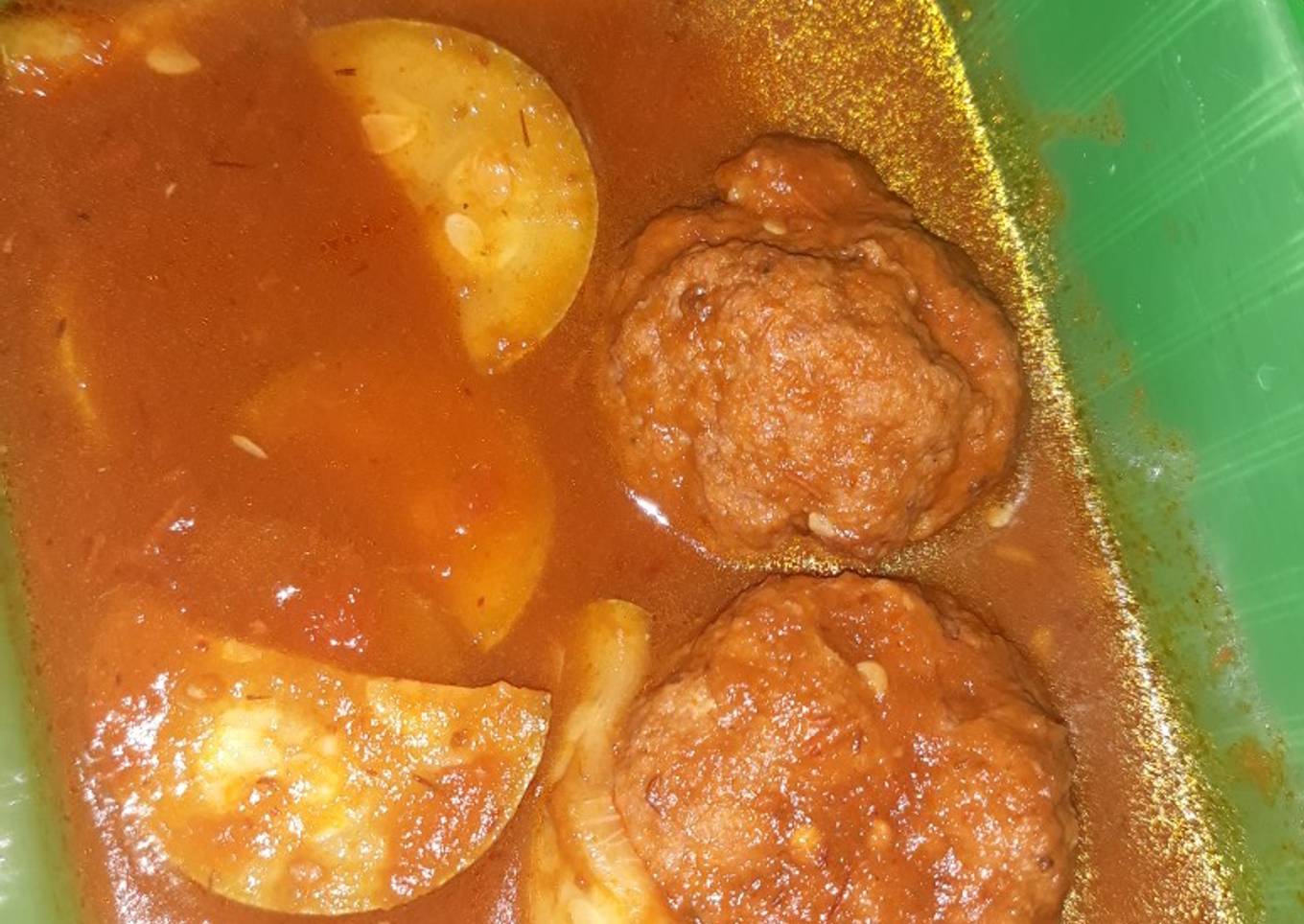 Albóndigas enchipotladas