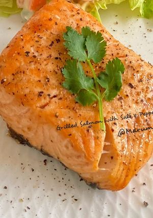A picture of Grilled Salmon with Salt & Pepper.