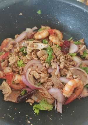 รูปของ ลาบหมูกุ้งแบบแห้งๆหอมๆ