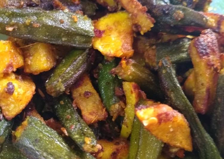 How to Prepare Award-winning Kurkure Bhindi and Aloo Crunchy Lady&#39;s finger and Potatoes